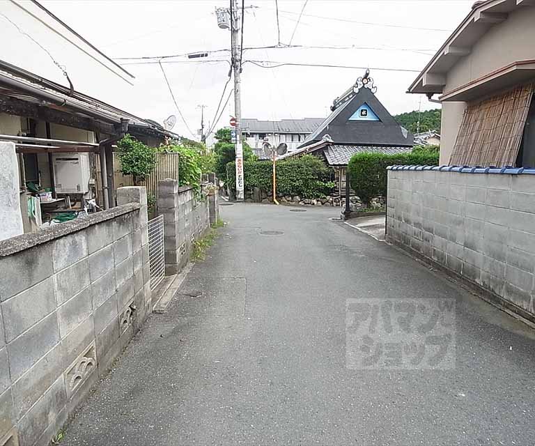 その他　前面道路です。