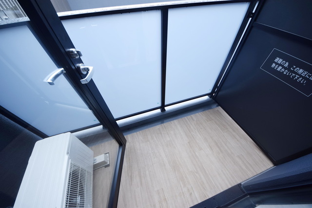 バルコニー　～今日は朝からお洗濯～