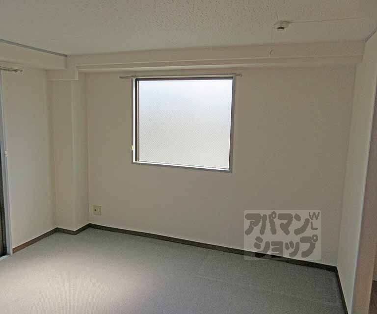 居室・リビング　とっても明るいお部屋です