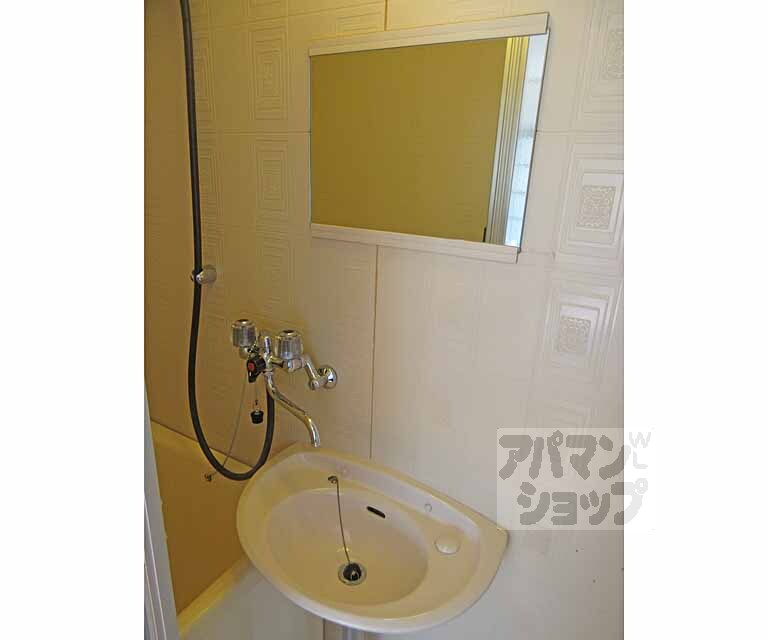 洗面設備　キレイな洗面台ですよ