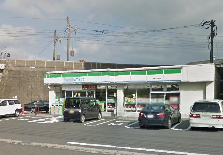 コンビニ　FamilyMart（コンビニ）まで230m