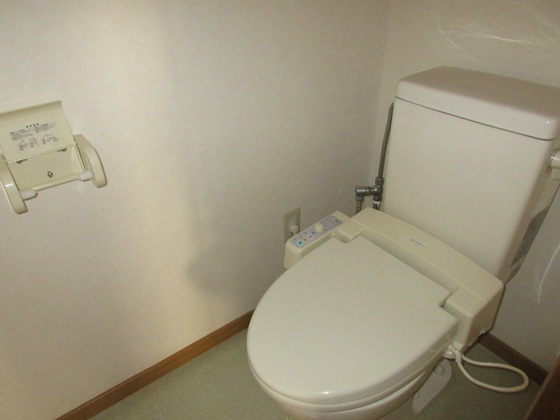 トイレ　※別号室の写真となります