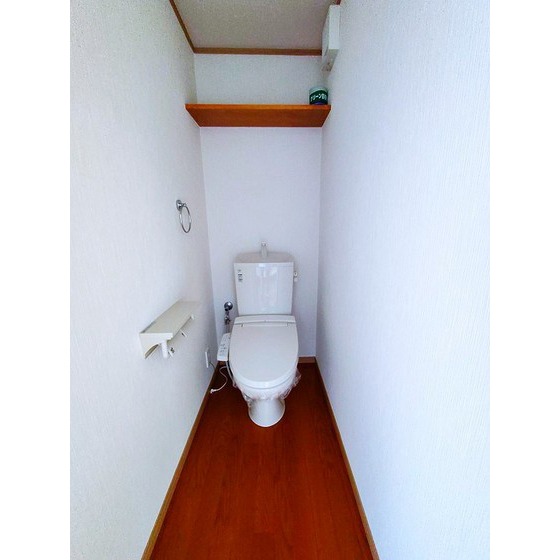 トイレ　温水洗浄機能付き便座