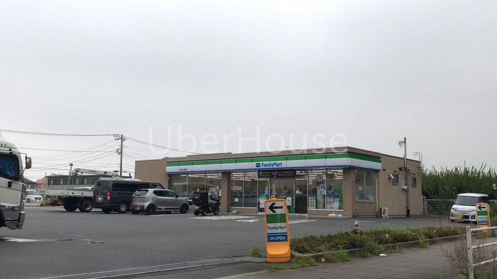 コンビニ　ファミリーマート相模原上鶴間店（コンビニ）まで830m