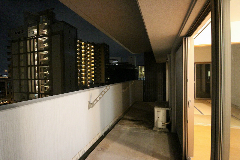 バルコニー　奥行、ワイドに広がるバルコニーが魅力です。