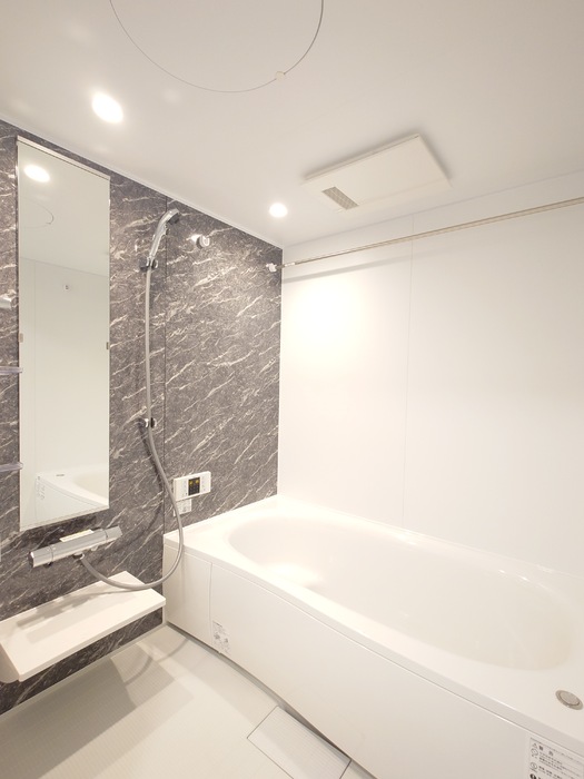 バス・シャワールーム　お風呂で日々の疲れを落としましょう