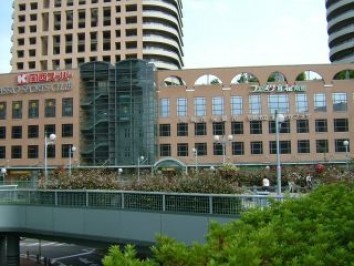 ショッピングセンター　フェスタ立花（ショッピングセンター）まで638m