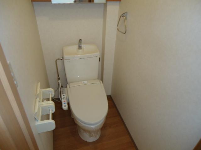 トイレ　冬も快適な温水便座