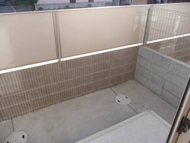 バルコニー　テラス