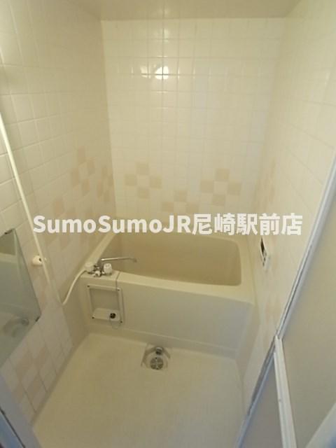 バス・シャワールーム　ゆったり過ごせるお風呂です