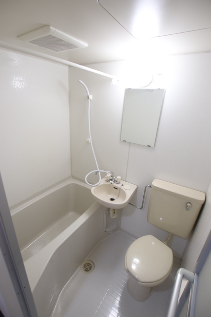 バス・シャワールーム　トイレ同室