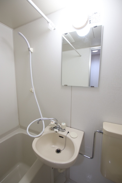 洗面設備　浴室同室