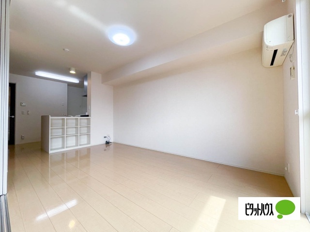 居室・リビング　別室写真です