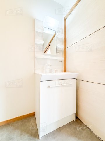 洗面設備　明るい洗面所です★