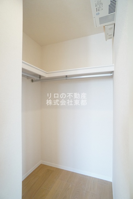 収納　奥行のあるウォークインクローゼットならお荷物多い方でも安心☆
