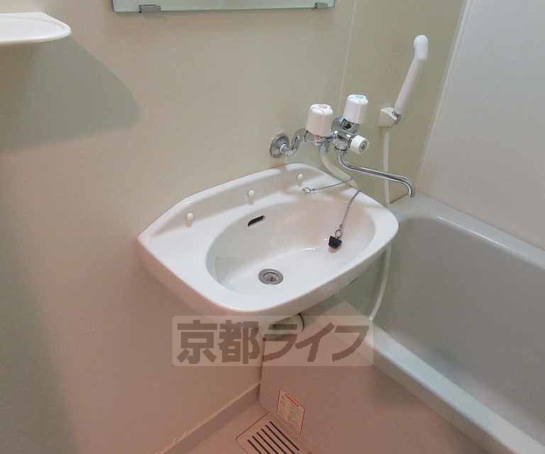 洗面設備　洗面台です