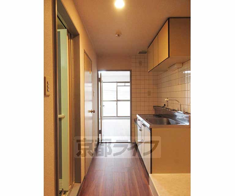 その他部屋・スペース　明るい廊下です