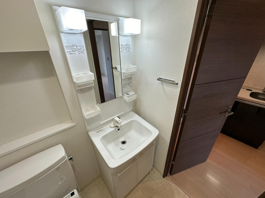 洗面設備　写真は別部屋同条件です。
