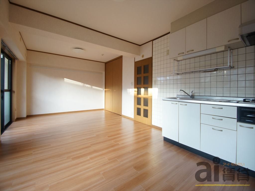 居室・リビング　キッチン