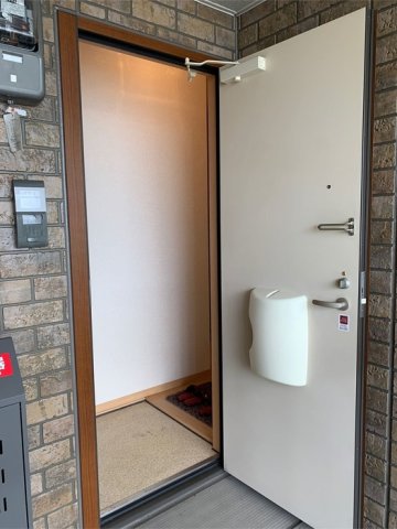 玄関　シューズボックス付きの玄関です☆