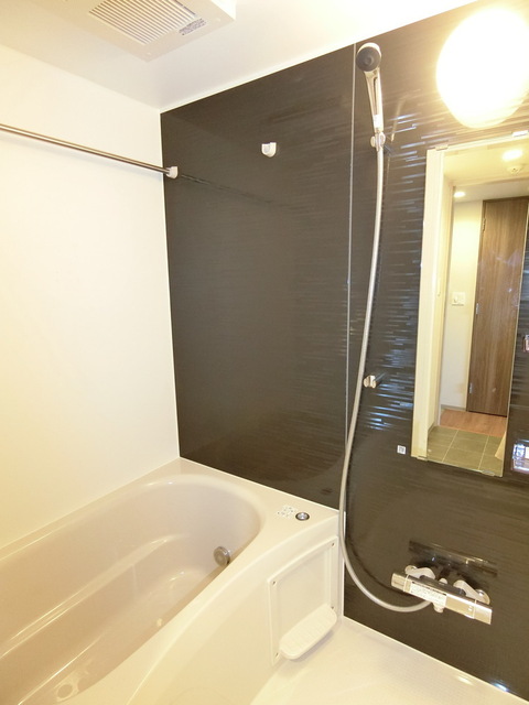 バス・シャワールーム　※別部屋の参考写真です。