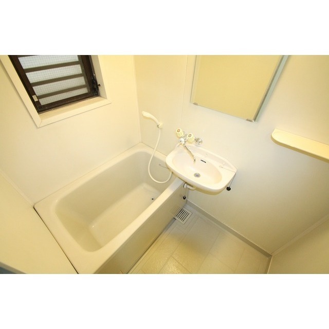 バス・シャワールーム　バス、洗面台