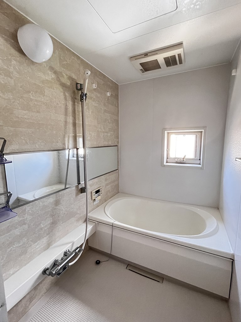 バス・シャワールーム　反転間取り写真