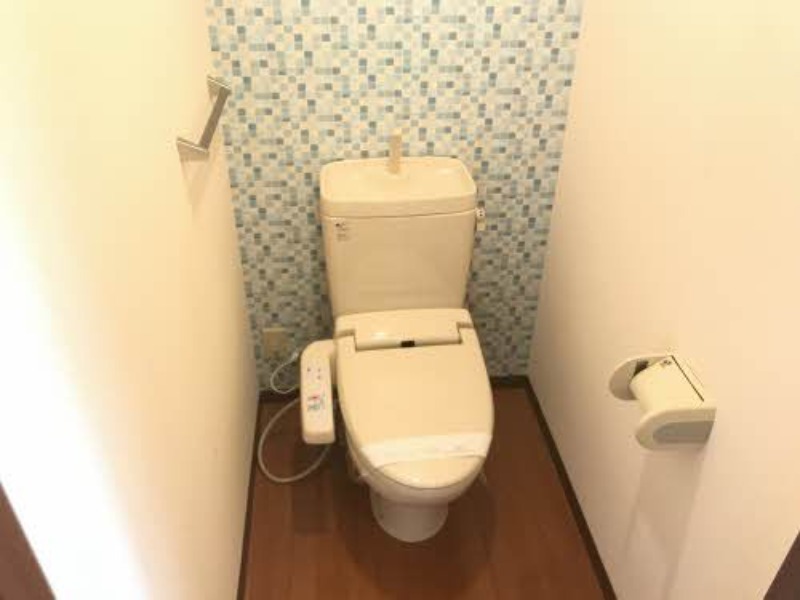 トイレ　温水洗浄便座