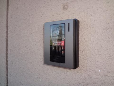 セキュリティ　カメラ付インターホン（イメージ）