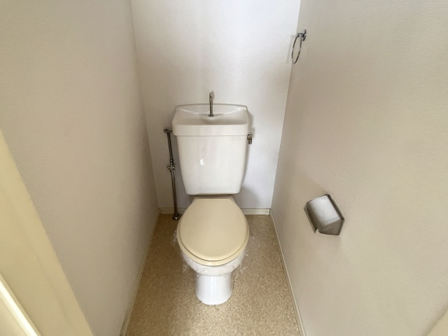 トイレ　掲載写真は空室の一室です。実際のお部屋と仕様等が異なる場合、