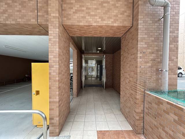 エントランス　エントランス