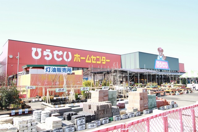 コンビニ　ファミリーマート横越茜ヶ丘店（コンビニ）まで764m