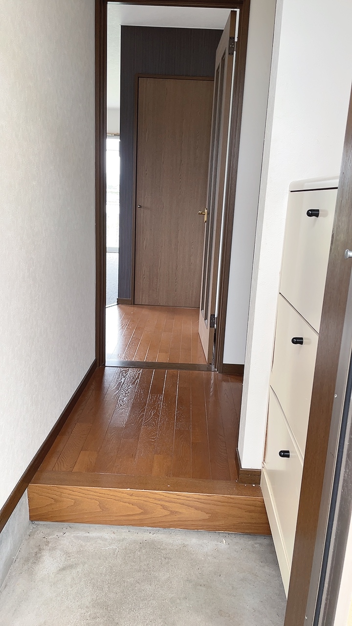 玄関　（同間取参考写真）