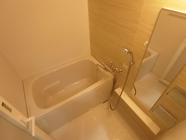バス・シャワールーム　アクセントパネルでオシャレです