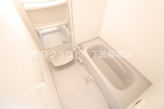 バス・シャワールーム　足が延ばせる一坪風呂です！
