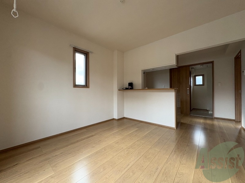 居室・リビング　きれいなＬＤＫが広がっていて居心地が良さそうですね。