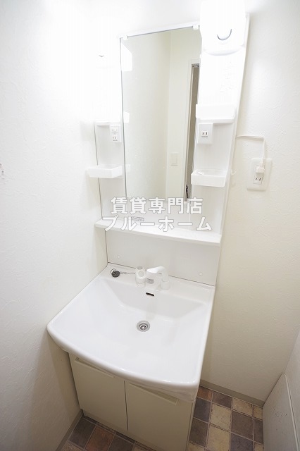 洗面設備　独立洗面台あります！