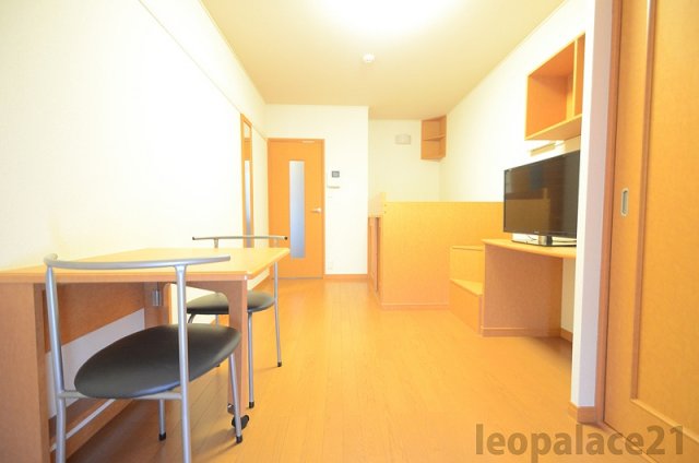 居室・リビング　実際と異なる場合がございます。