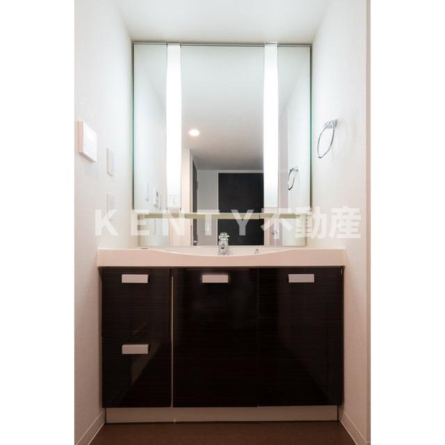 洗面設備　スペースが確保できる洗面所です