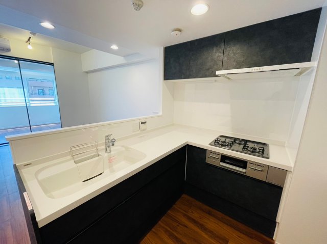 キッチン　※別部屋参考写真