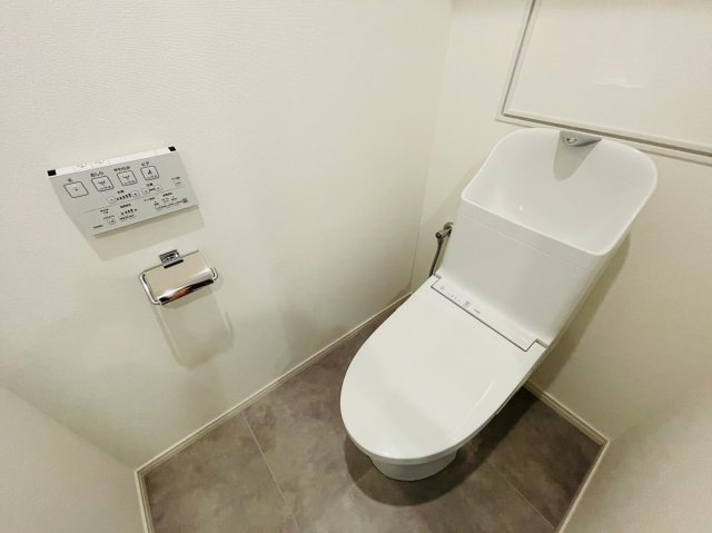 トイレ　※別部屋参考写真