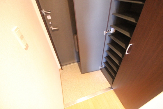 玄関　※別部屋の写真です