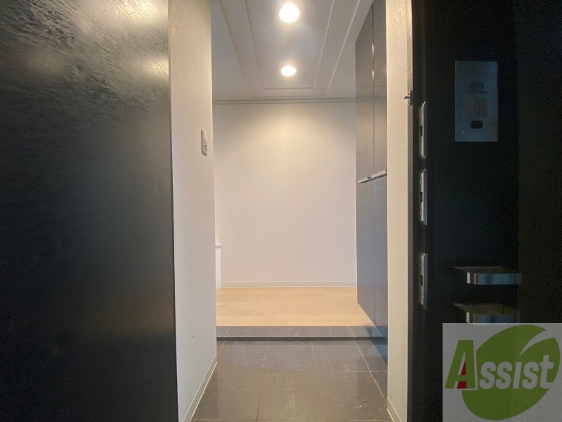 玄関　玄関の様子です。明るい印象ですね。気分もあがりそう。