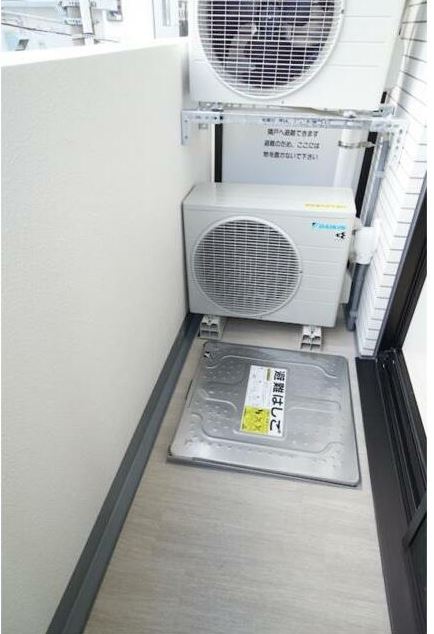 バルコニー　同物件別部屋です