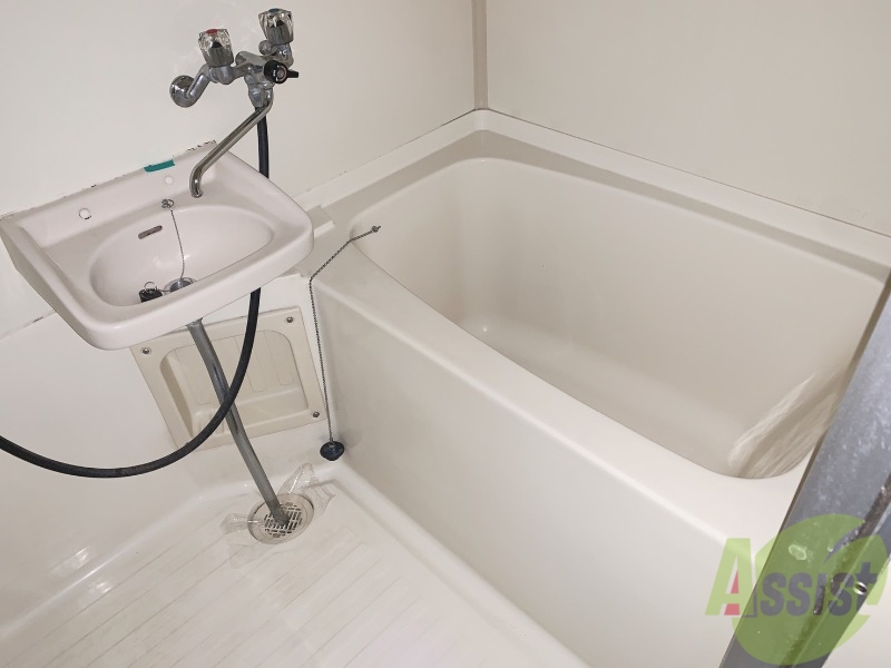 バス・シャワールーム　綺麗な浴室です。１日の疲れを癒すのに最適ですね。