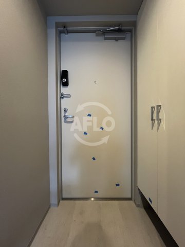 玄関　WORVE大阪本町　玄関