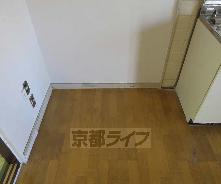 キッチン　キッチン横にも収納もできます