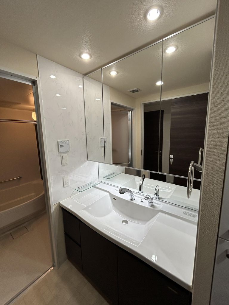 洗面設備　洗面室