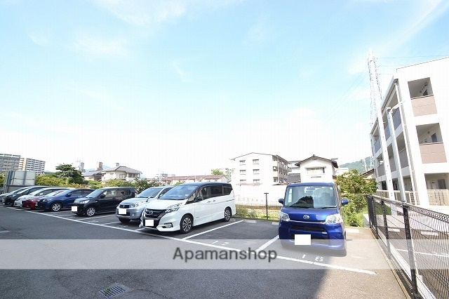 駐車場　エントランス