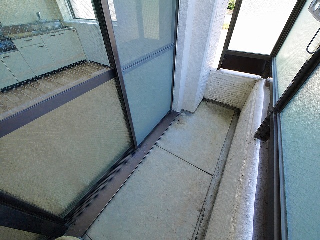 バルコニー　バルコニーからの眺めを楽しみながら食事をしませんか